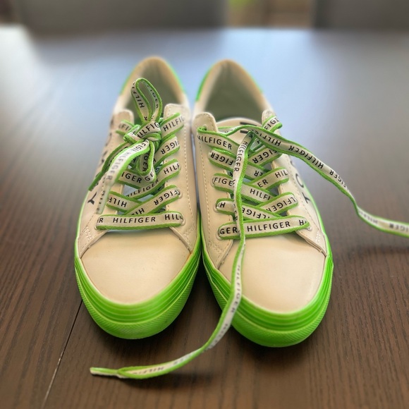 Tommy Hilfiger Green and White sneakers Size / 7M - Picture 4 of 7